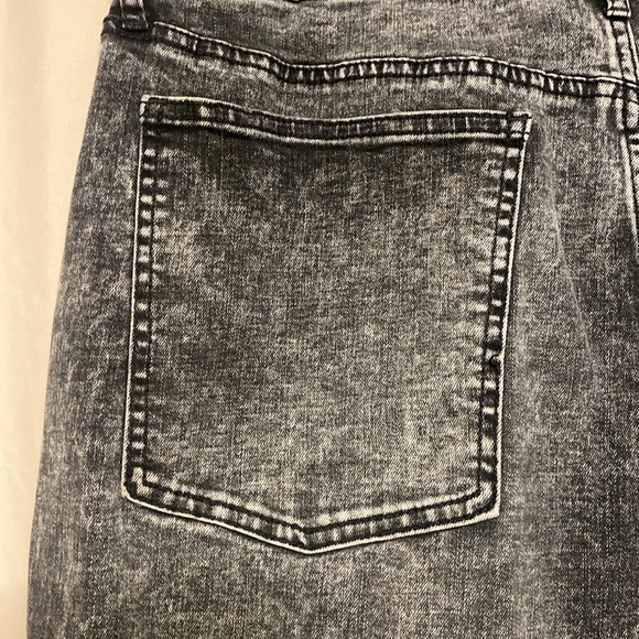 Rebecca Minkoff High rise Baggy Jeans, Size 16W Color Acid Washed Black - Picture 8 of 13